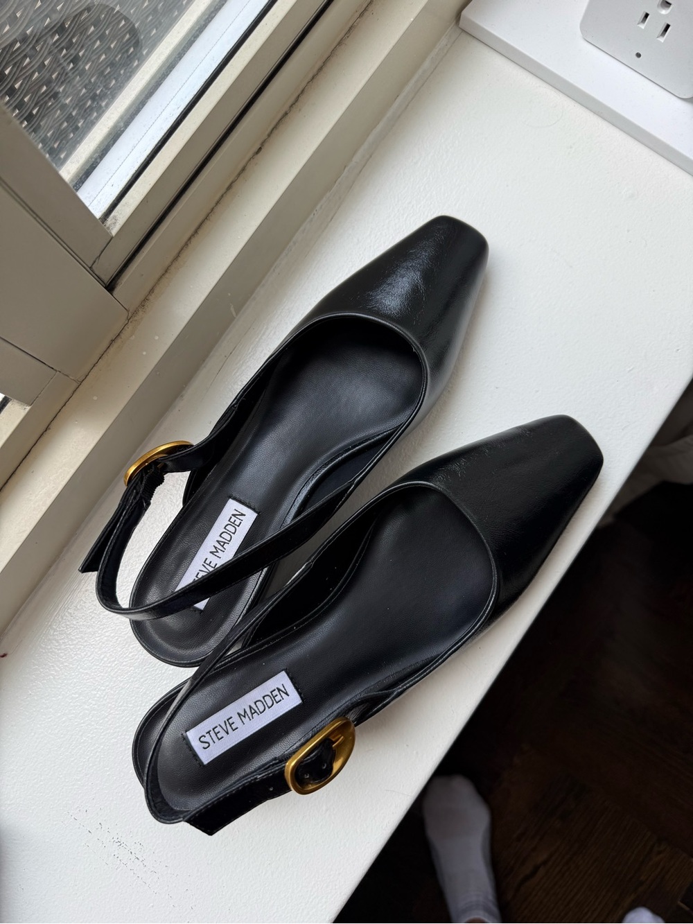 Steve Madden Black Leather Pointed Slingback kitten Mules